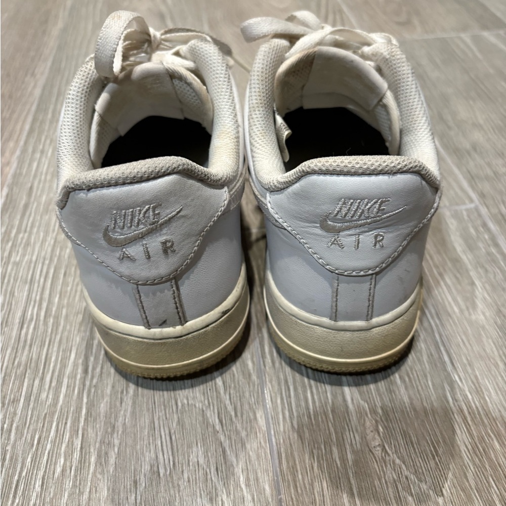 Nike White Low-Top Sneakers - Classic AF1 Style - Picture 4 of 7